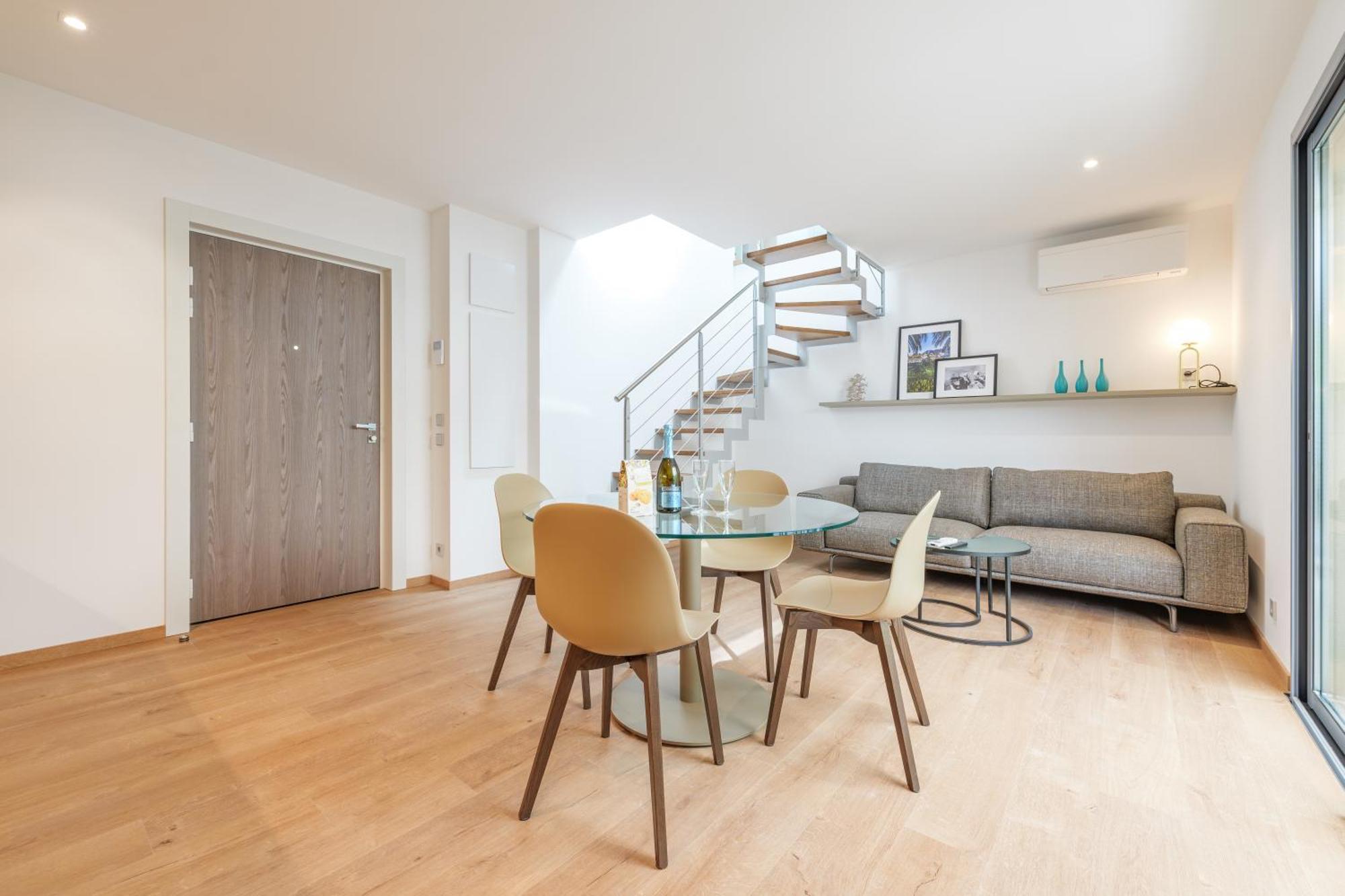 Callista Apartment *